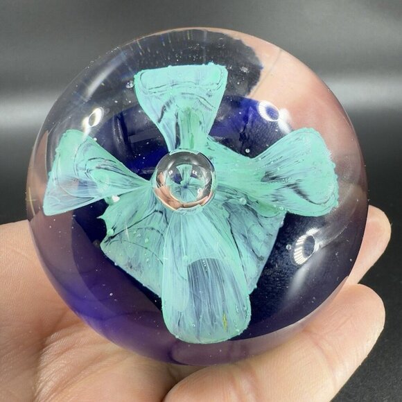 Vintage Round Paperweight Art Glass Blue Flower Figurine With Air Bubble Glass - Picture 7 of 16